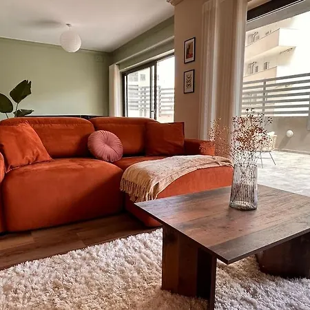 Luxury With Indoor Jacuzzi Apartment *