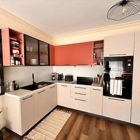 Luxury With Indoor Jacuzzi Apartment *