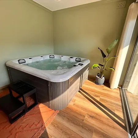 Luxury With Indoor Jacuzzi Daire St. Paul's Bay