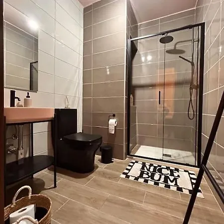 Luxury With Indoor Jacuzzi *