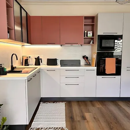 Luxury With Indoor Jacuzzi Apartmán