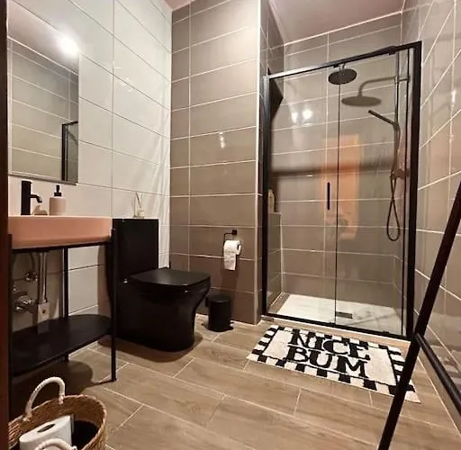 Luxury With Indoor Jacuzzi *