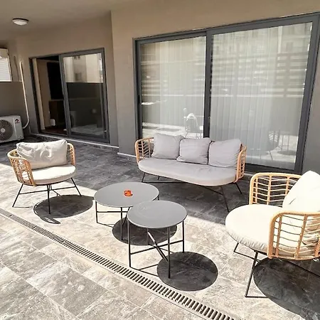 Luxury With Indoor Jacuzzi *